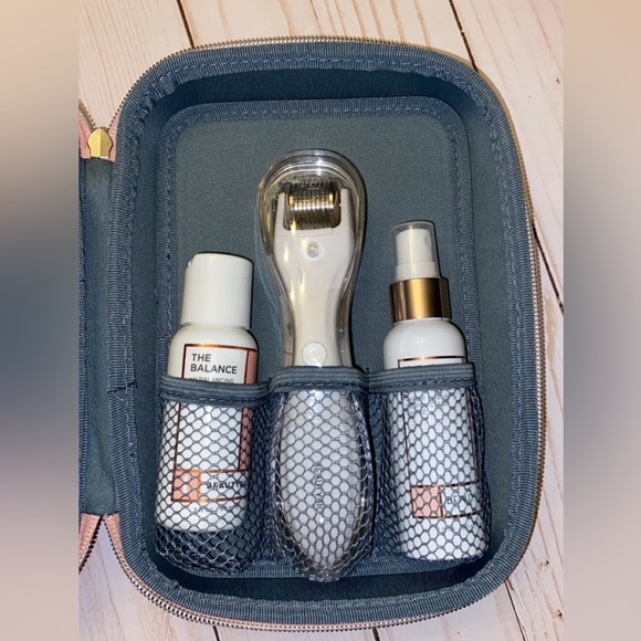 GloPRO Facial Microneedling Set - Picture 3 of 5